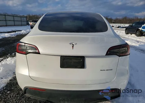 2023 Tesla Model Y z USA, uszkodzony, nr VIN 7SAYGDEE9PA129456